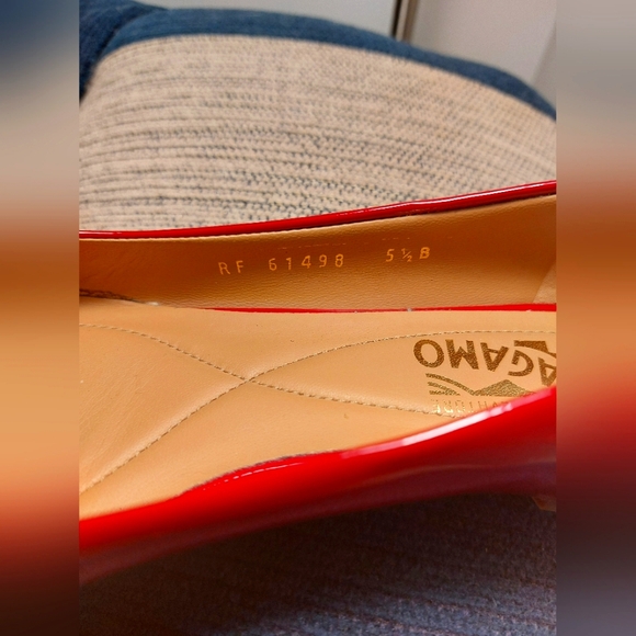 Ferragamo Varina Red Patent Leather Ballet Flats - 5.5B - New without Tags - Picture 10 of 10